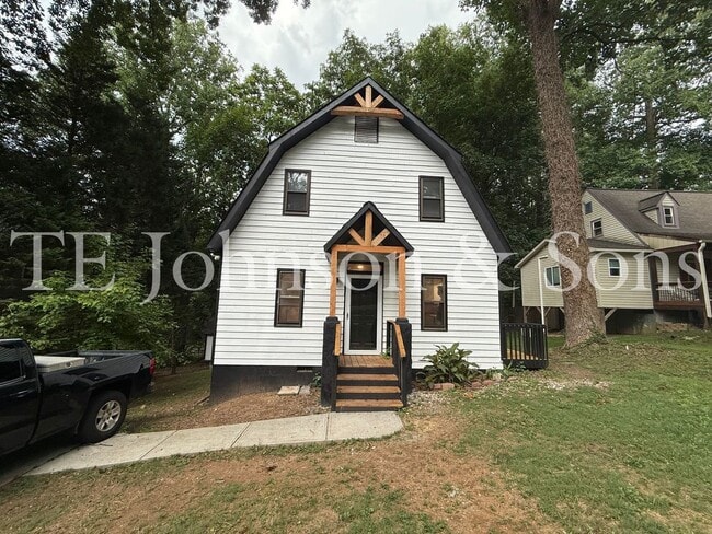 Building Photo - Modern 3BR Home with Main Level Primary Suite & Open Floor Plan in Winston-Salem