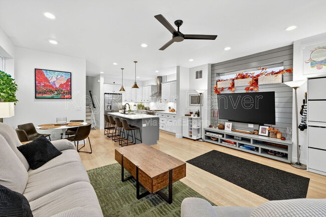 Photo - 1299 Newton St