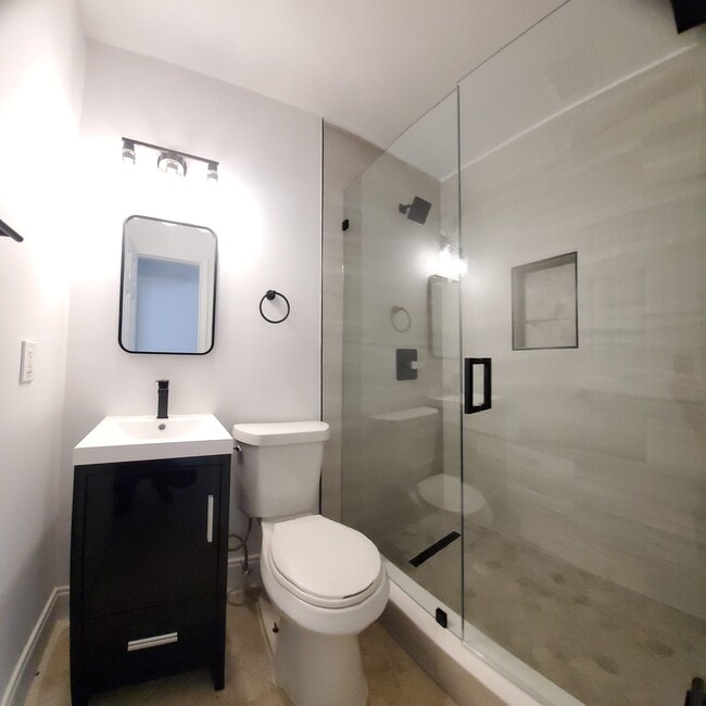 Photo - 215 SW 16th St Unit 4