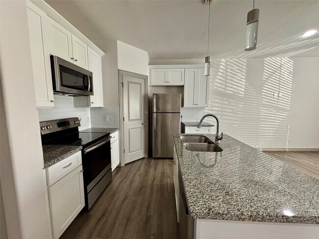 Photo - 8918 Southview St