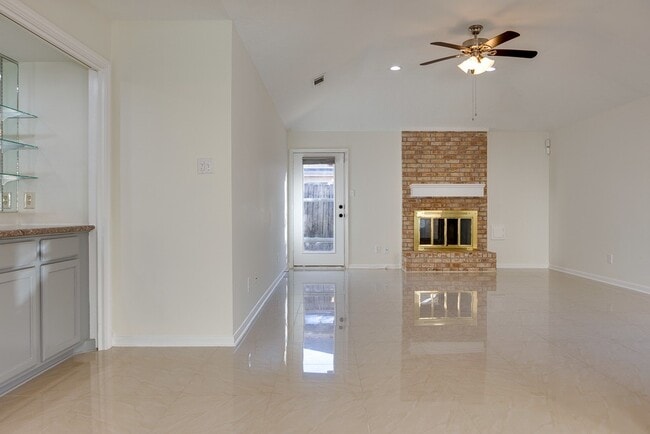 Photo - 14211 Sandfield Dr
