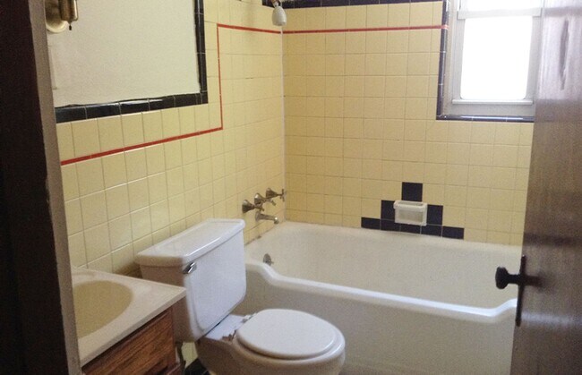 948 Ludlow Ave Unit 948-03