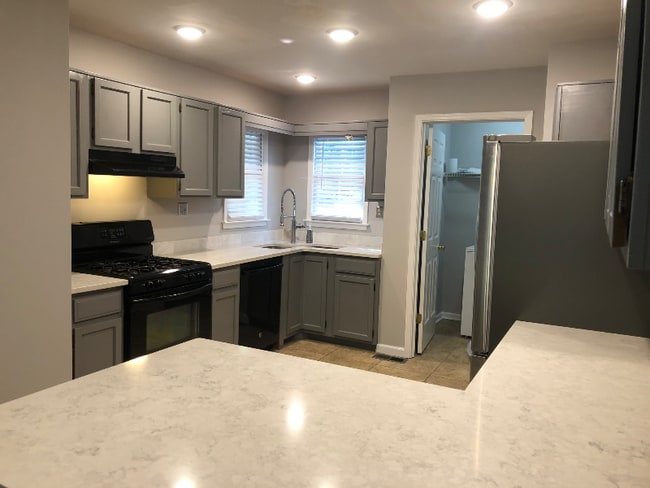 Photo - 1691 Paddlewheel Dr NE