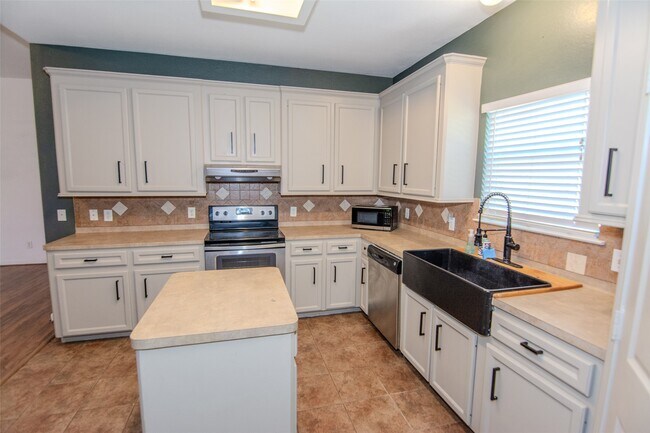 Photo - 13570 Miller Ln