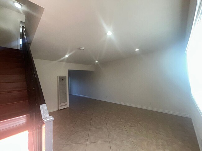 Photo - Spacious 2bed 1.5bath Apartment near Beach Blvd & Talbert Ave