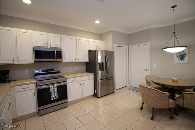 Building Photo - 9802 Foxhall Way