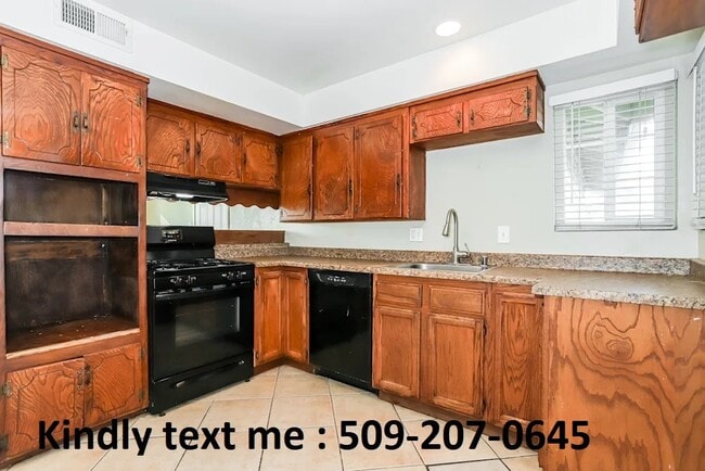 Building Photo - 1162 W El Camino Ave