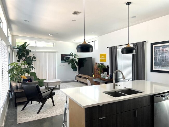 Photo - 1159 Perry Rd