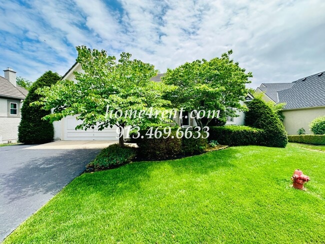 Photo - Exceptional 1.5 Story Home in the Prestigious Loch Lloyd Community!