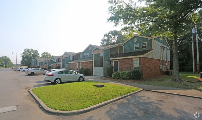 Willow Creek Apartment Homes