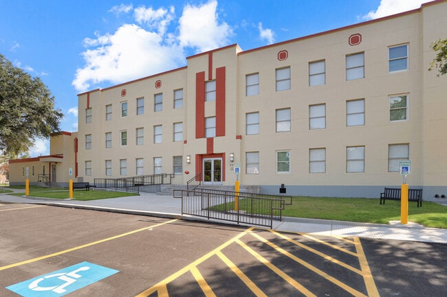 Photo - Landmark 301