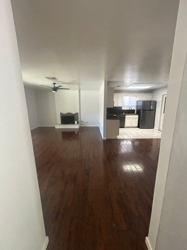 Photo - 1331 W Mary Ct