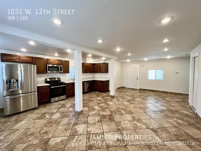 Building Photo - 1031 W 12th St Unit 1031