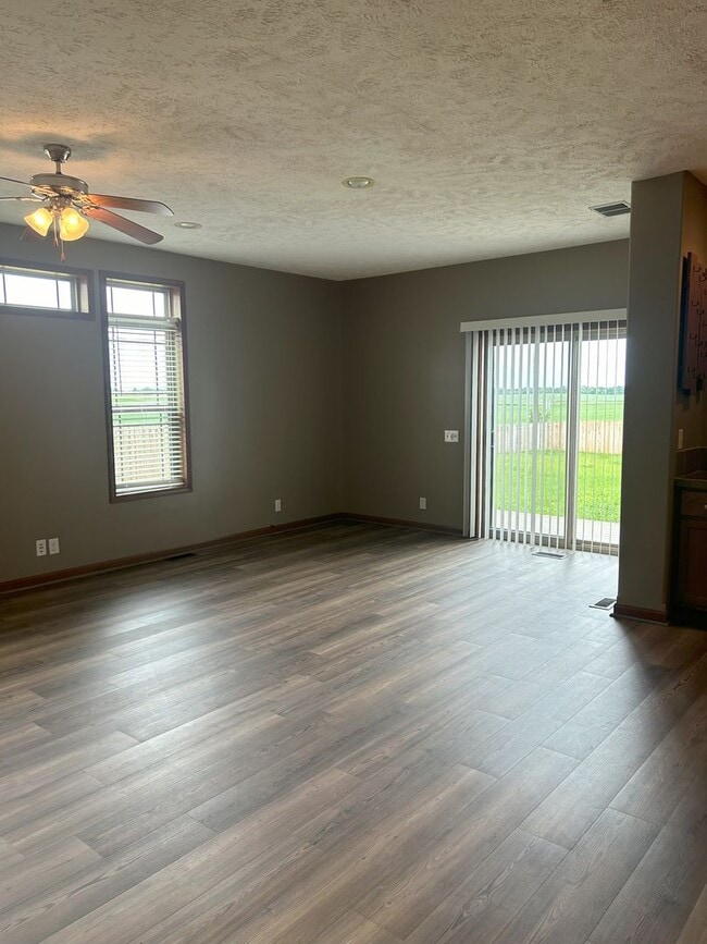 Photo - Charming Townhome!!