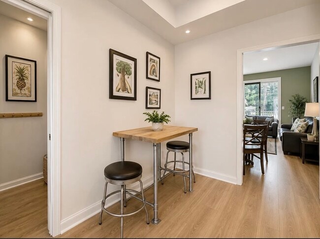 Photo - 8711 Falmouth Ave Unidad #108