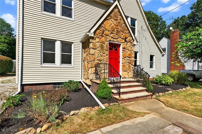 Photo - 3221 Killian Rd