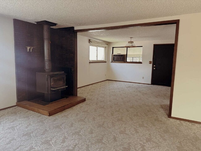 Photo - Spacious 3 bedroom, 2 bathroom home in Lander