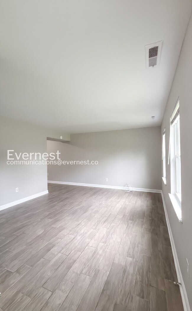 Photo - 3-Bedroom Home with Spacious Living and Convenient Amenities / Pet-Friendly / Vouchers Accepted /...