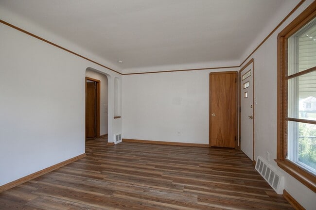 Photo - 16011 Maplewood Ave