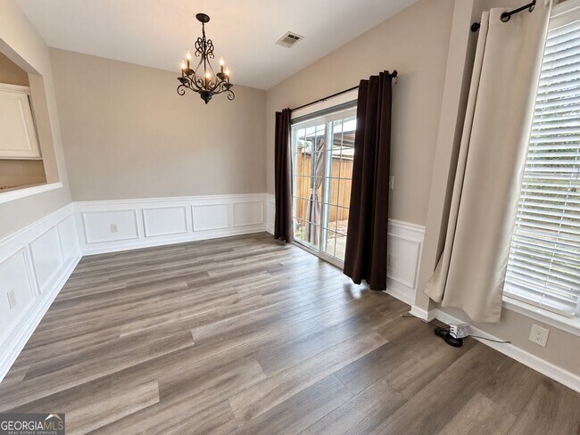 Photo - 226 Regent Square