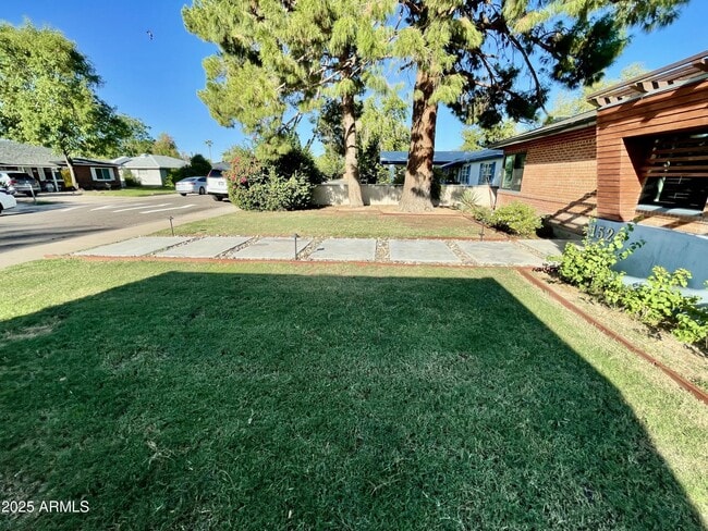 Photo - 1520 W Berridge Ln