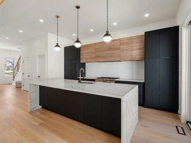 Photo - 114 Church St