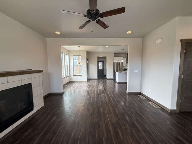 Photo - 3357 Sora Way