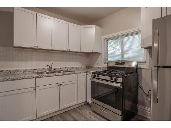 Photo - 1333 E Pacific St