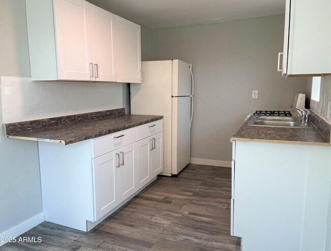 Photo - 1125 E Devonshire Ave Unit 7