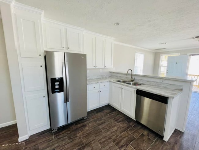 Photo - 9477 Lansdowne Rd