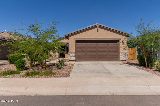 Building Photo - 3022 Hayden Rose Ave