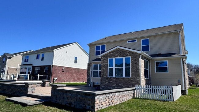 Photo - 912 Petersburg Dr