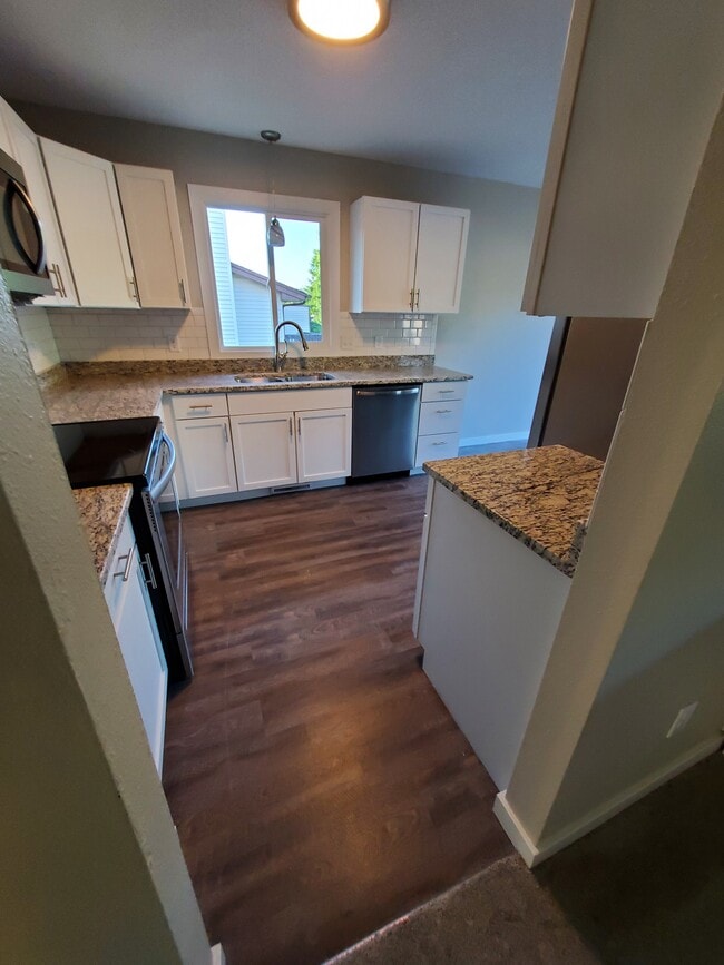 Photo - 3542 Independence Ave N