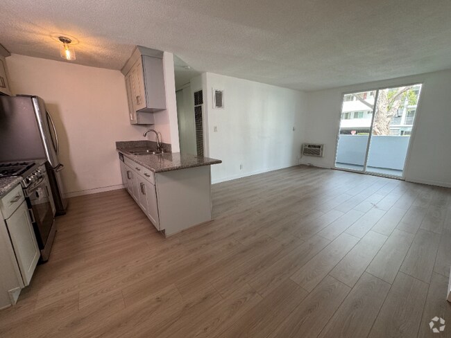 Building Photo - 1221 N Spaulding Ave Unit 205 Rental