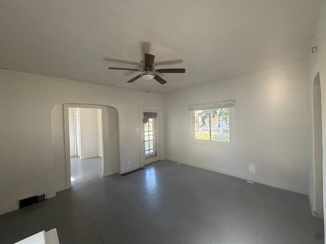 Photo - 418 E Ash St
