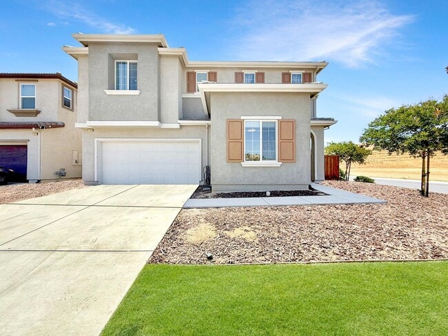 Building Photo - NOW AVAILABLE!! BEAUTIFUL HOME IN GATED CO...