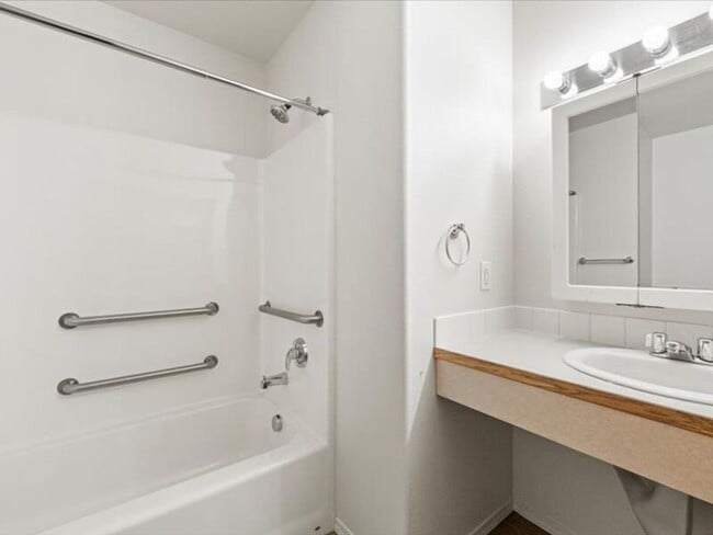 Photo - 6005 Chapel Hill Blvd Unit I 101