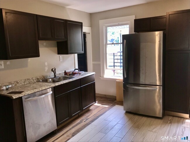 Photo - 52 Catherine St Unit 2nd Floor