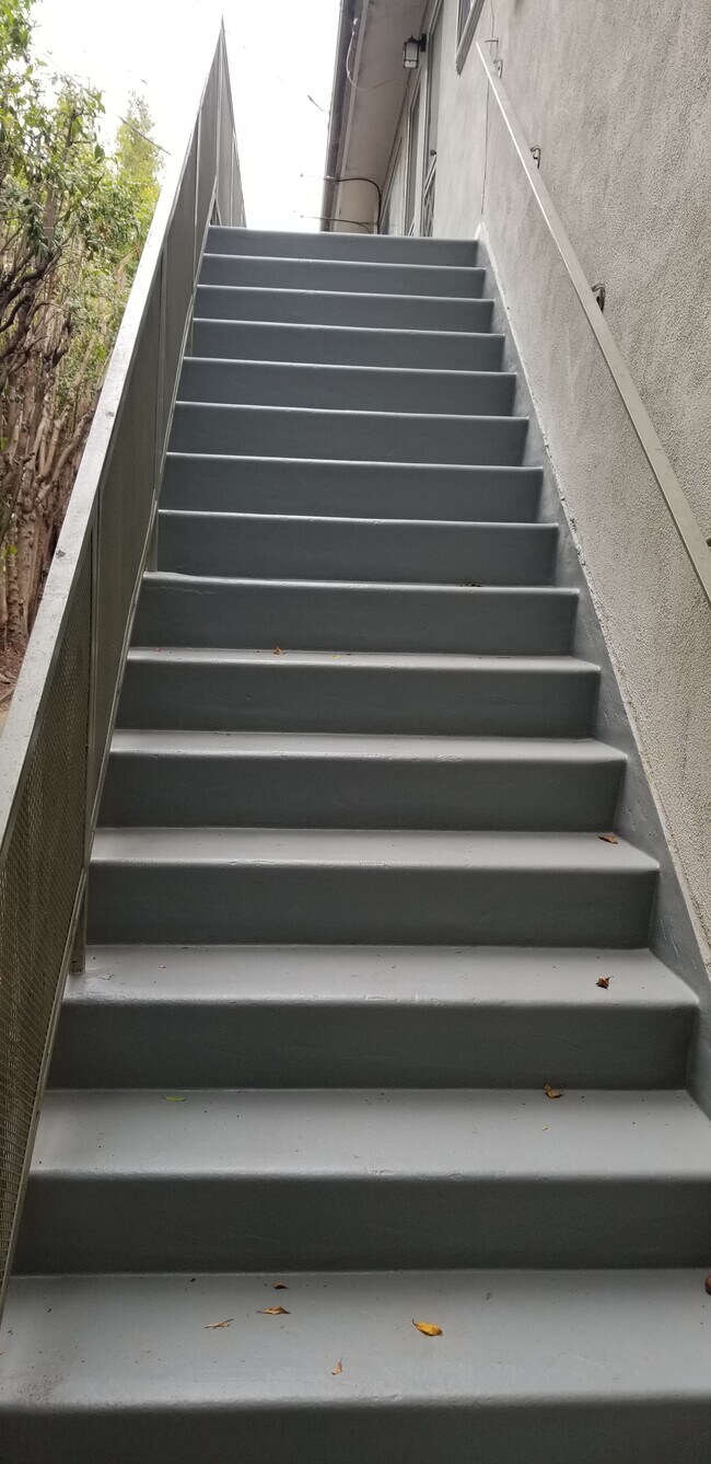 Photo - 10674 Holman Ave Unidad 5