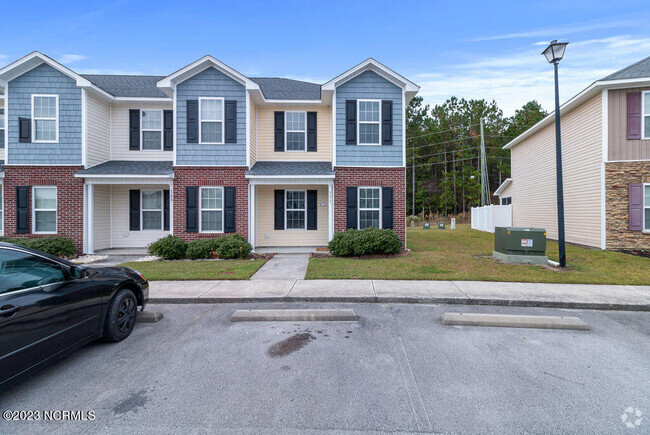 Building Photo - 131 Glen Cannon Drive Rental