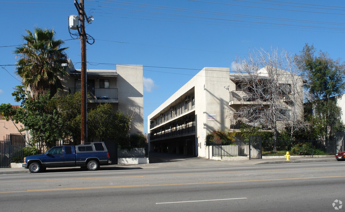 Building - 7635 Lankershim Blvd