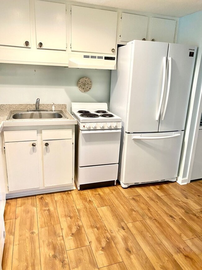Photo - 1BD/1BA Dream Condo Screened In Porch Over...