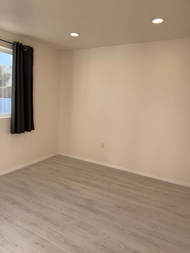 Photo - Dalton Unit 2111 Halldale