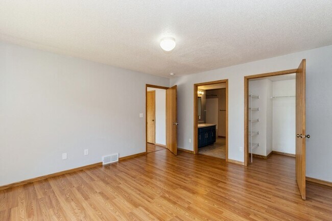 Photo - Cozy 3 Bedroom/2 Bathroom Townhome in Beau...