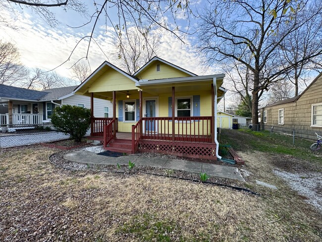 Building Photo - 111 W 77th Ter Rental