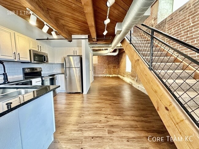 Photo - 202 W 5th St Unit 111