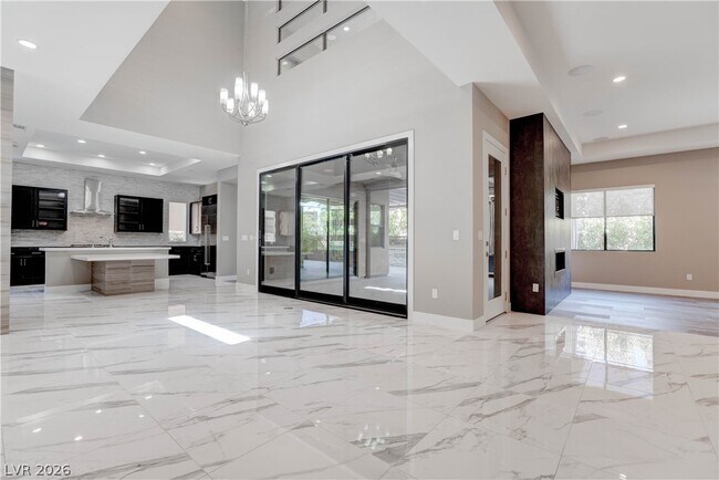 86 Pristine Glen St