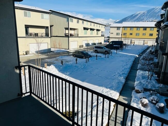 Photo - Beautiful 2018 townhome with 2 car garage and tall ceilings.
