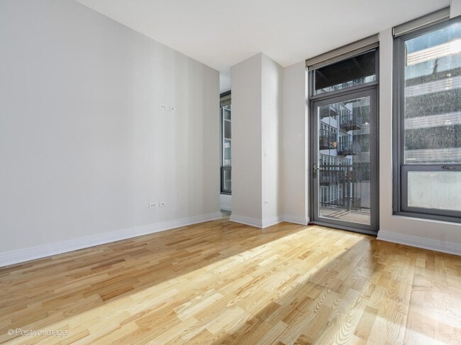 Photo - 1043 W Madison St Unit 27R