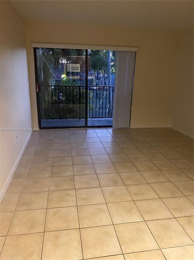 Photo - 7070 NW 179th St Unidad 206
